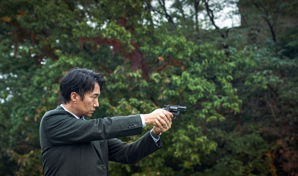 Park Hae-il in einer Szene aus „Die Frau im Nebel“
